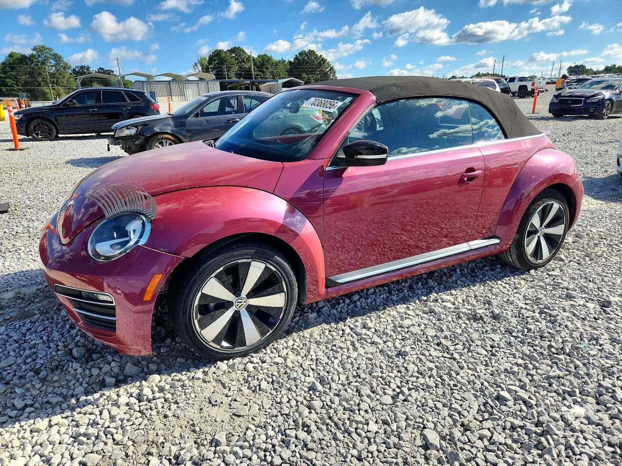2017 VOLKSWAGEN BEETLE S/SE