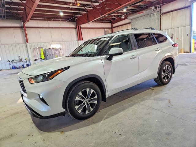 2025 TOYOTA HIGHLANDER XLE